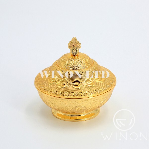 Golden plated big-size round bowl with cover